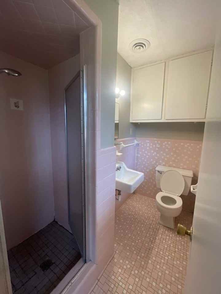 2409 Holmes St - Photo 5 of 13