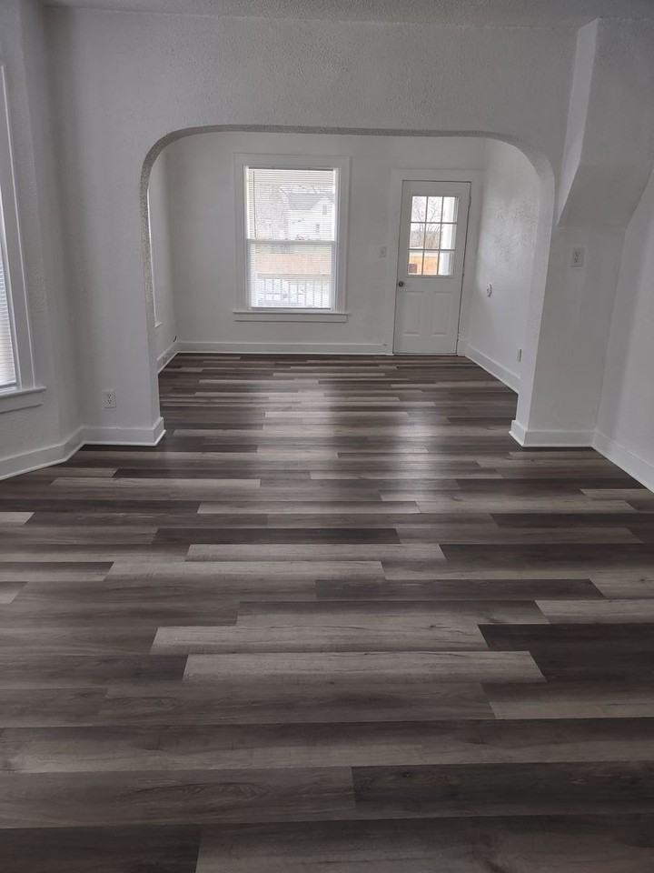 346 Mclaughlin Ave - Photo 2 of 19