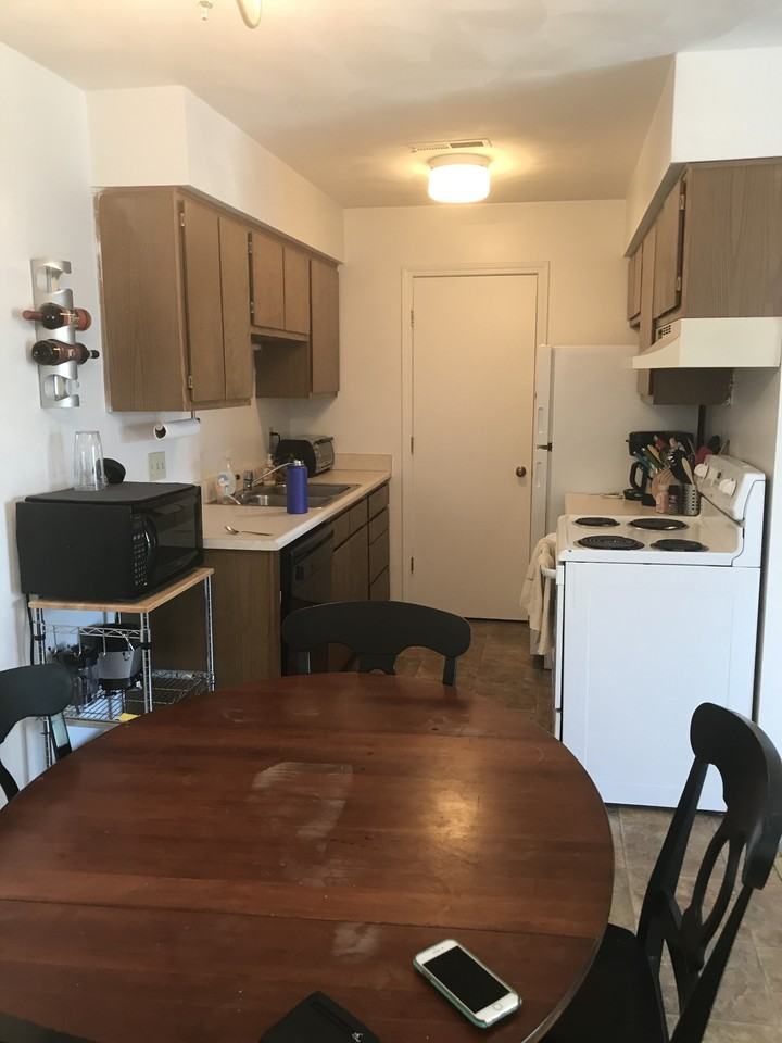 442 Roanoke St E #K - Photo 3 of 7