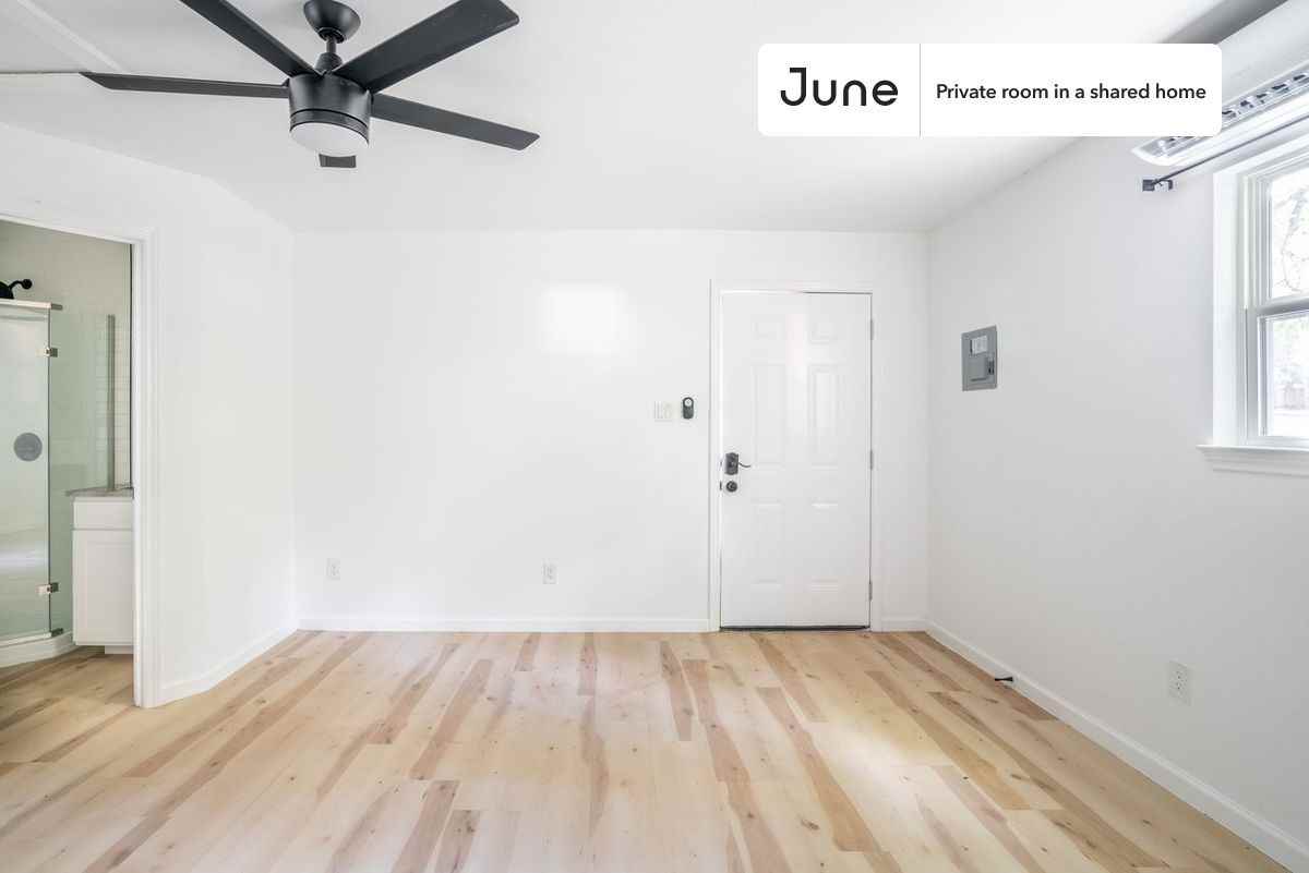 455 Rogers Ave #A - Photo 4 of 10