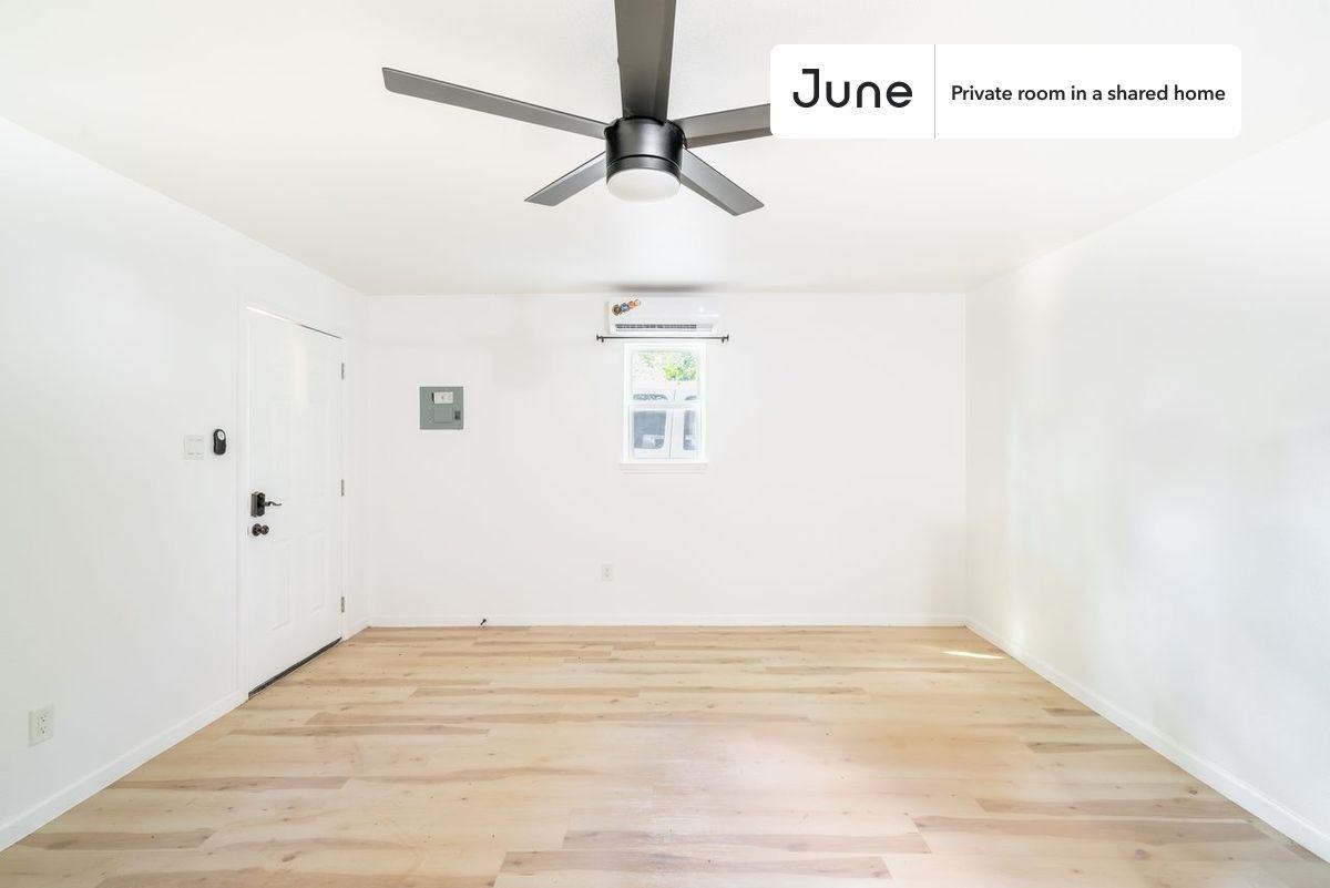 455 Rogers Ave #A - Photo 5 of 10