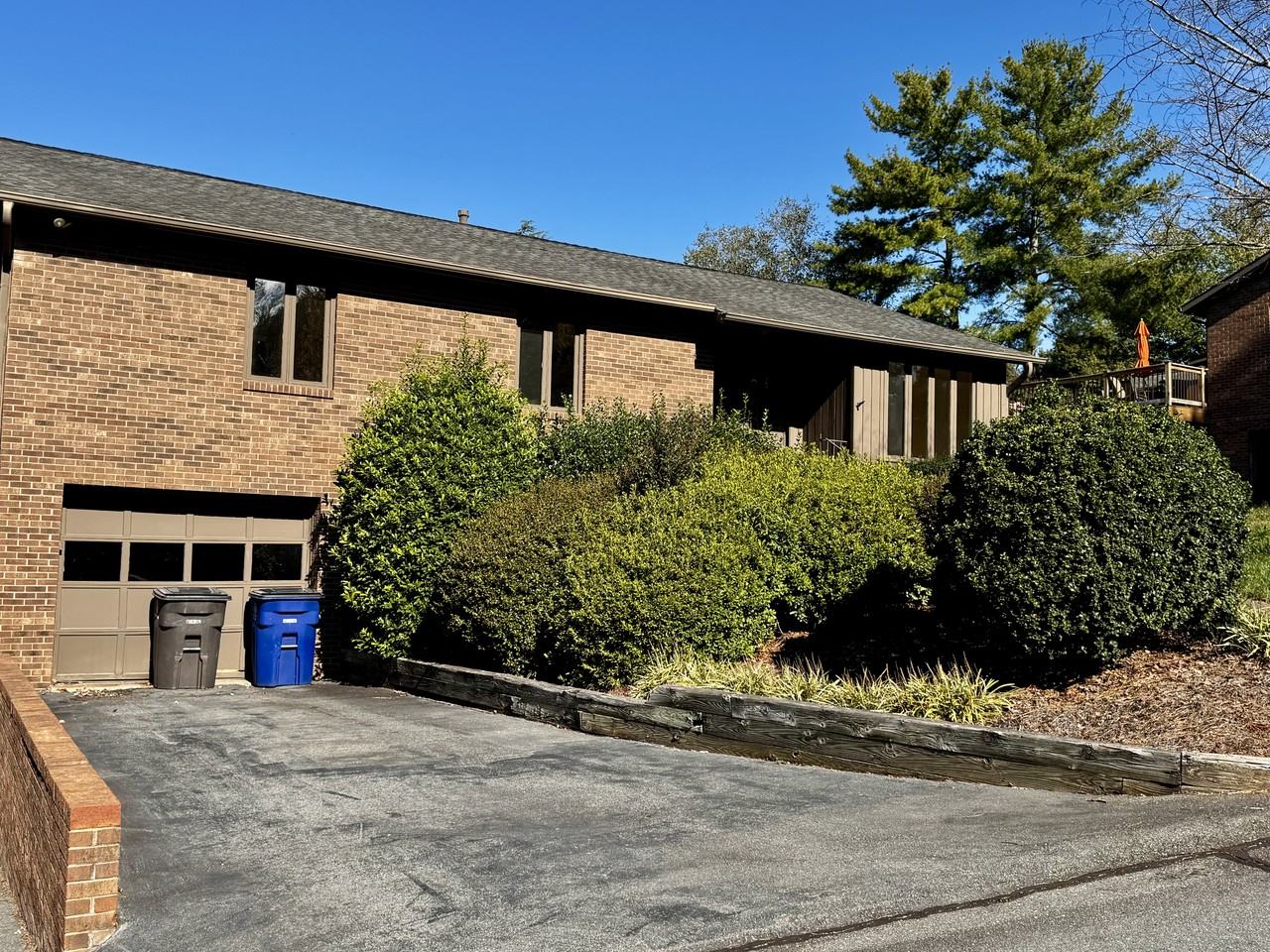 505 Ridgehaven Cir - Photo 2 of 33