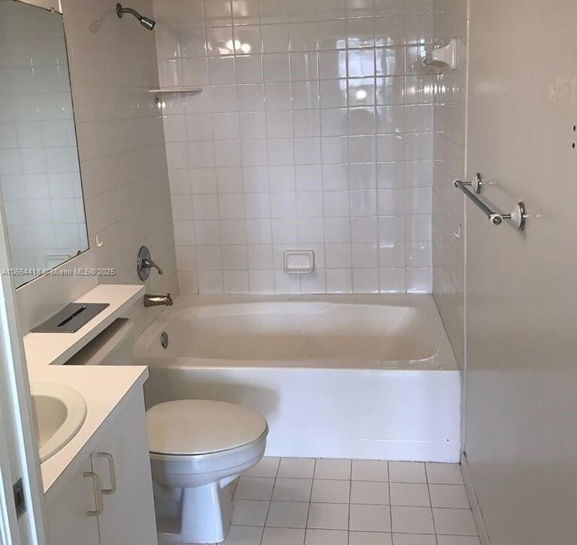 19701 E Country Club Dr #5606 - Photo 7 of 37