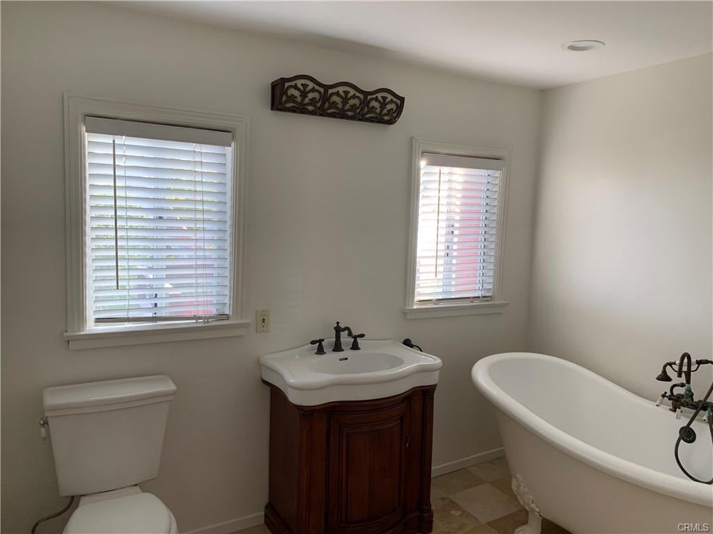 1638 Kilbourn St - Photo 2 of 8