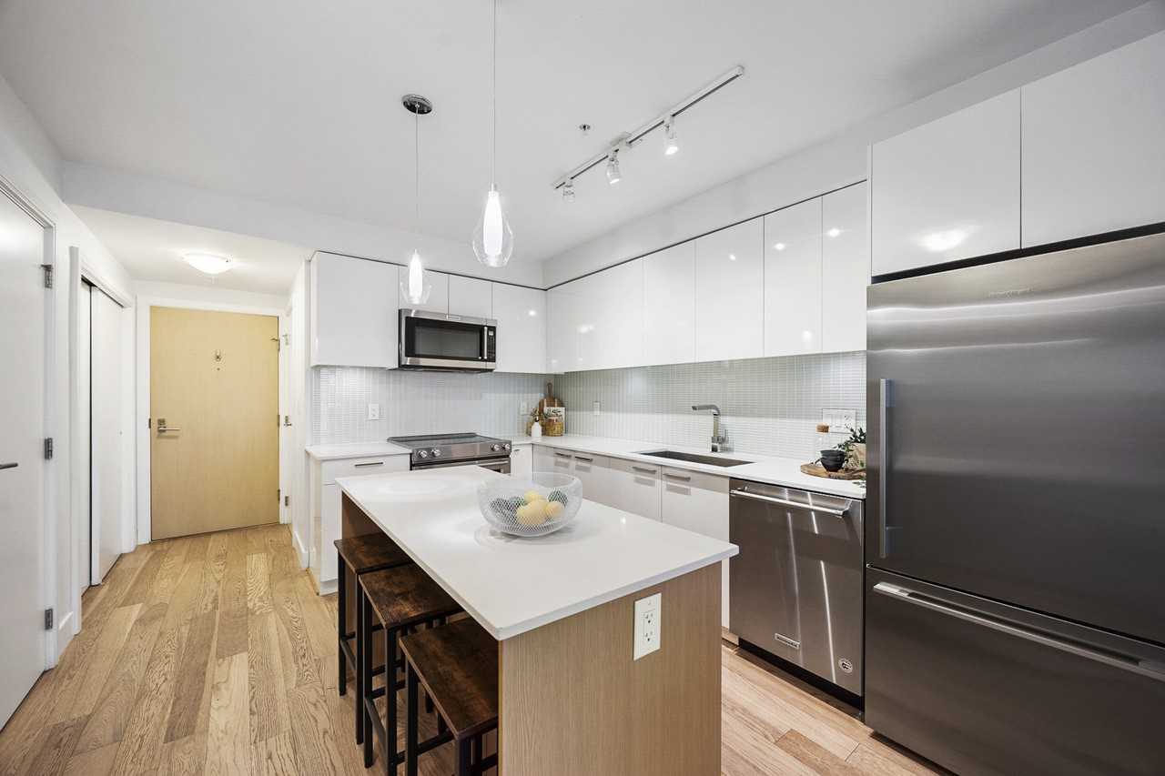 233 Kingsway #506 - Photo 3 of 23