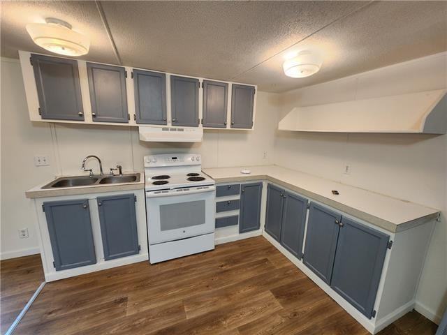 143 Rambling Rd - Photo 6 of 18