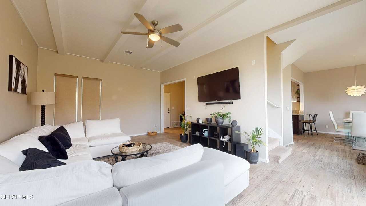 4000 Camelot Heights Dr - Photo 3 of 50