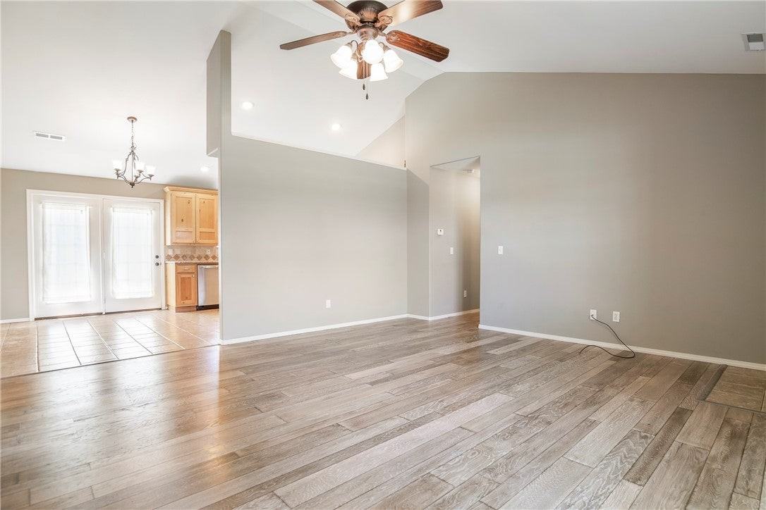 403 Cherry St - Photo 5 of 21