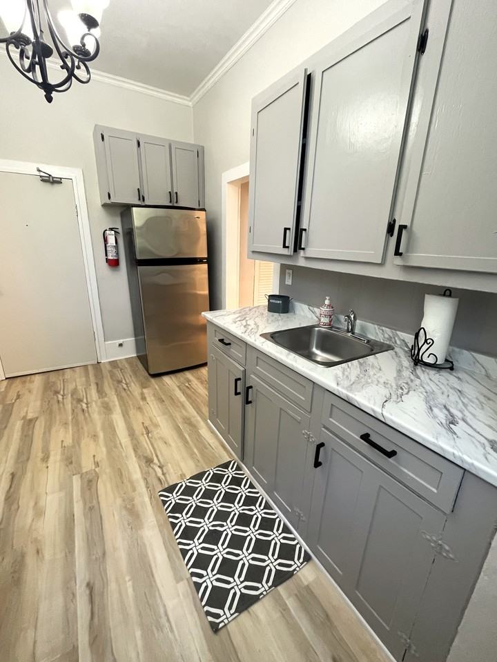 769 Stirling Avenue South #3 - Photo 2 of 15