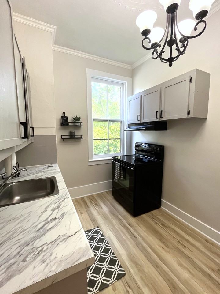 769 Stirling Avenue South #3 - Photo 3 of 15