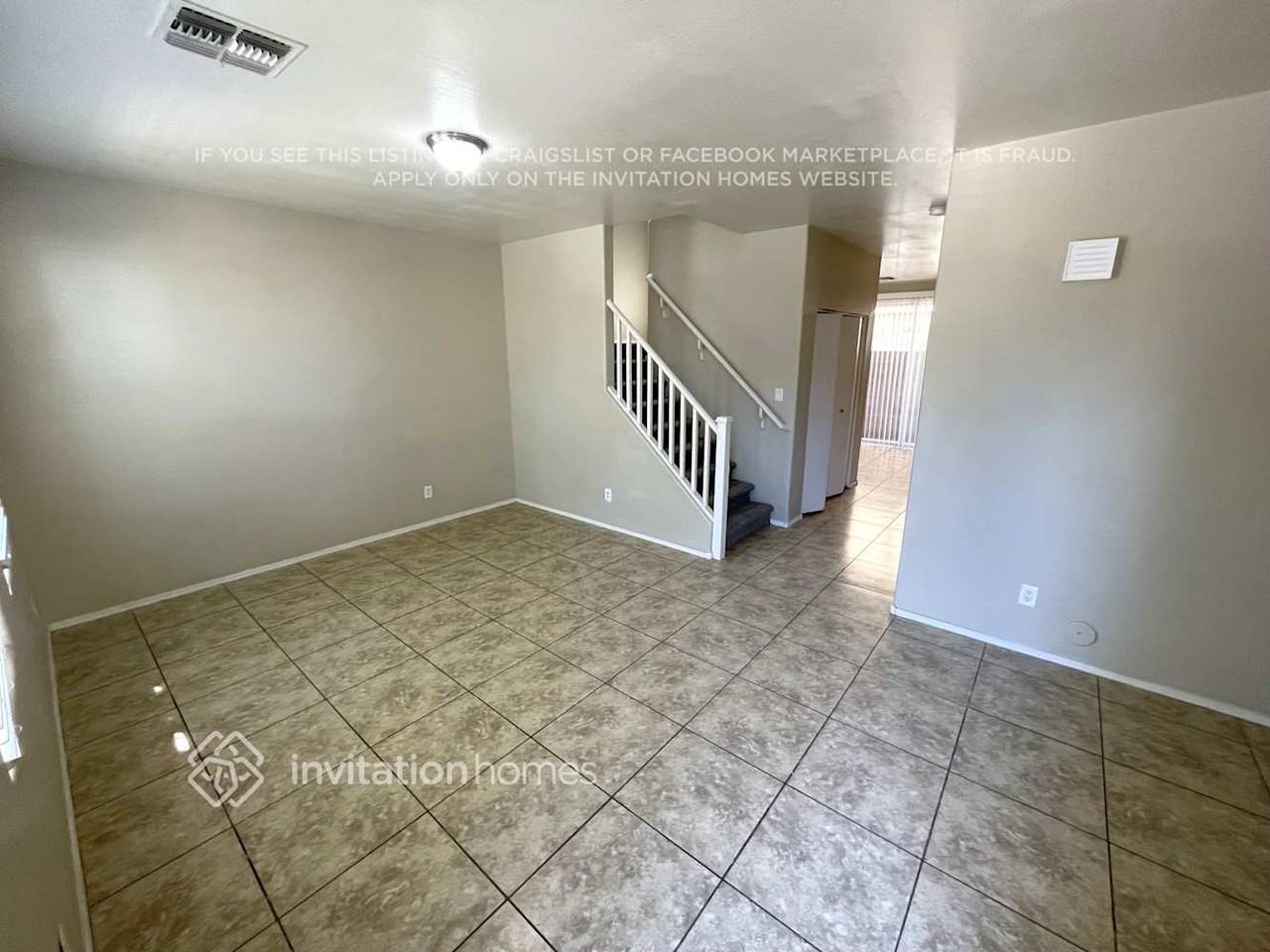 6610 W Hayes St - Photo 4 of 16