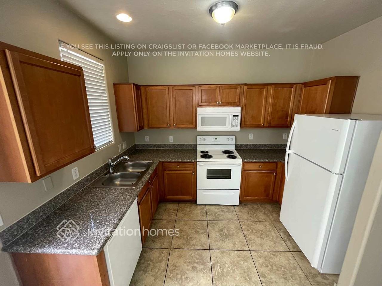 6610 W Hayes St - Photo 5 of 16