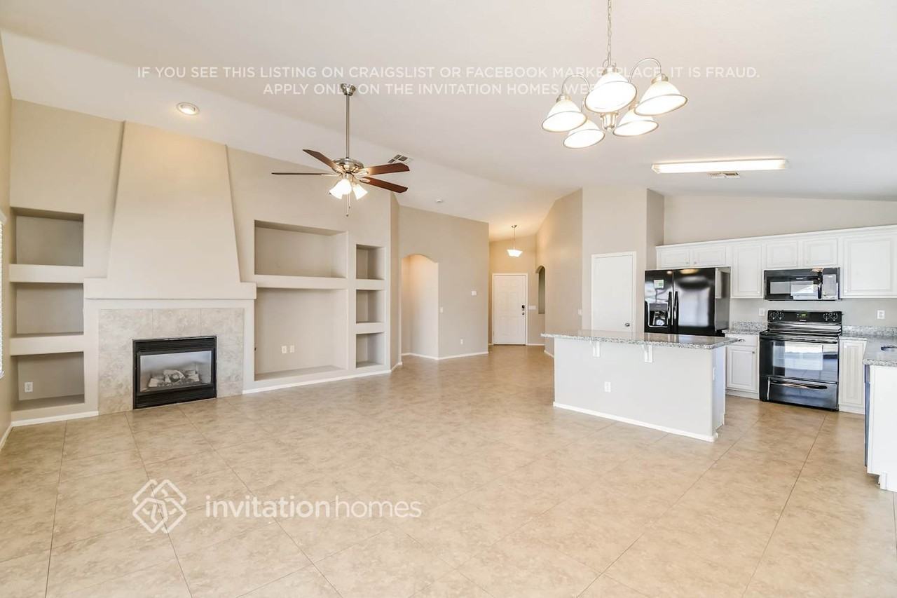1274 E Vernoa St - Photo 3 of 18