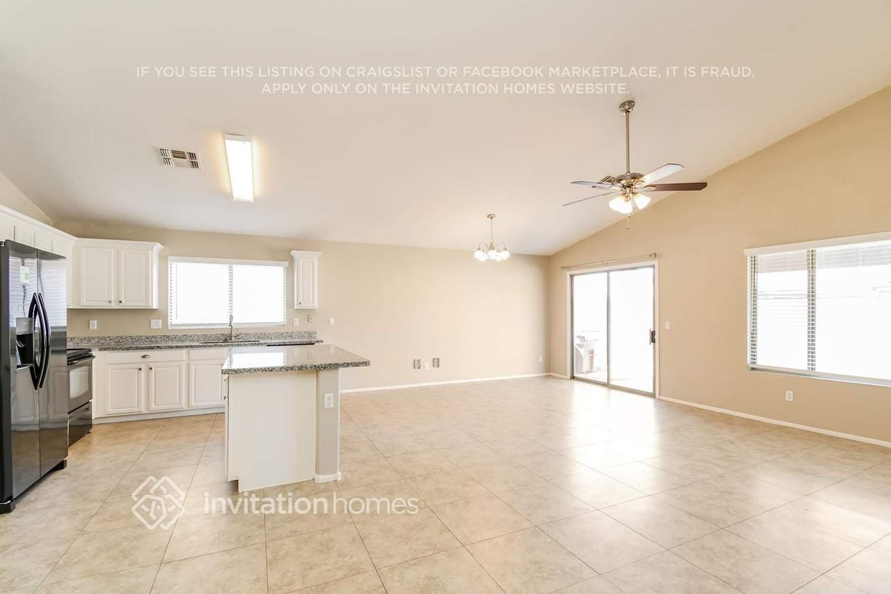 1274 E Vernoa St - Photo 5 of 18