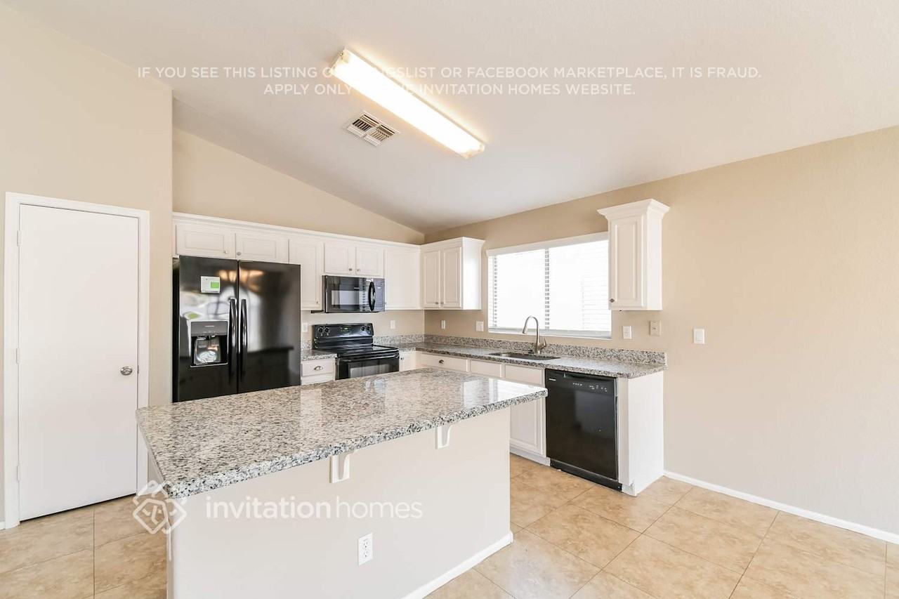 1274 E Vernoa St - Photo 7 of 18