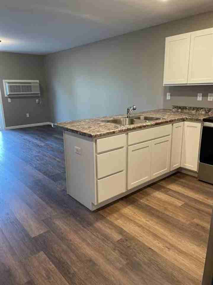 Edgeview Apartments - Photo 3 of 12