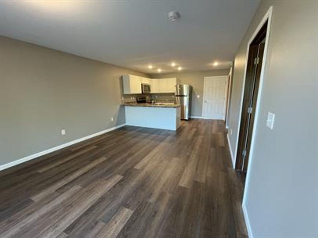 Edgeview Apartments - Photo 5 of 12