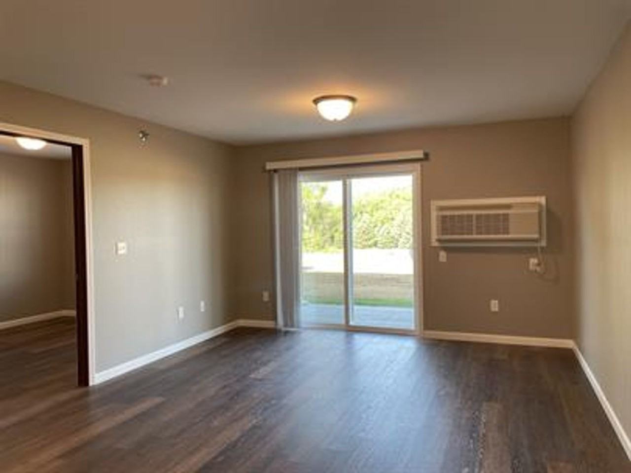 Edgeview Apartments - Photo 6 of 12