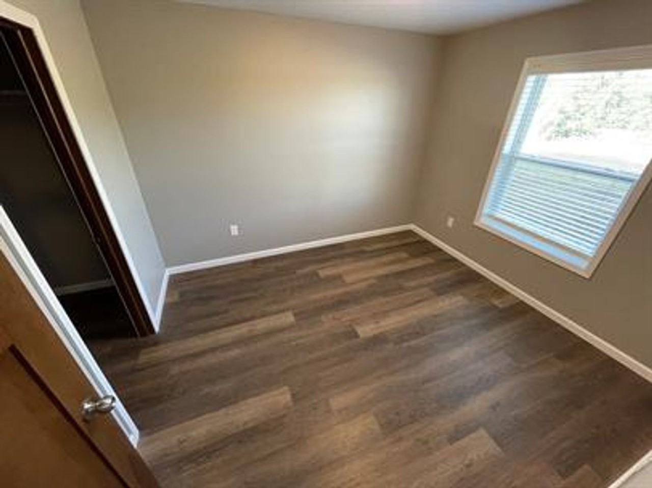 Edgeview Apartments - Photo 7 of 12