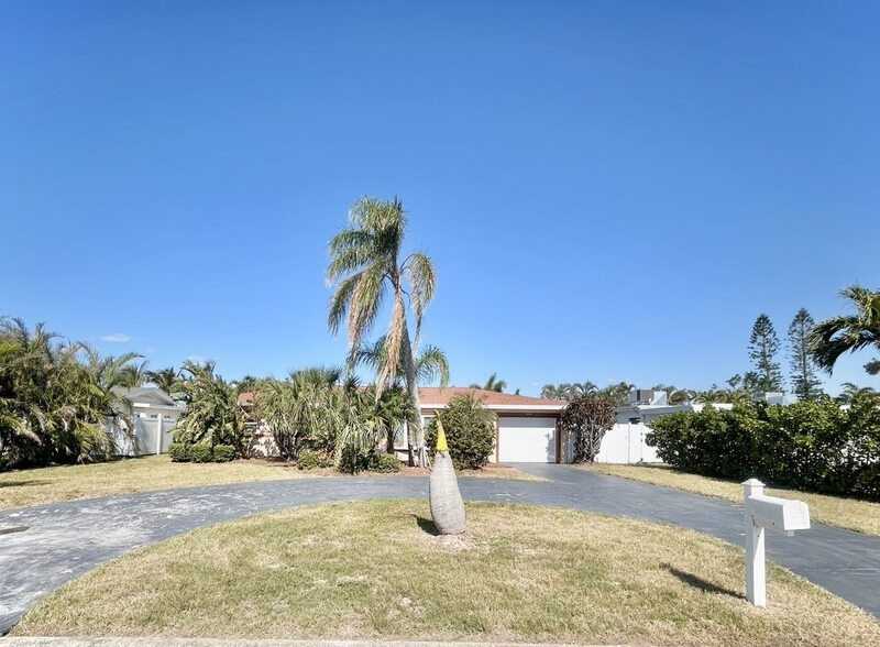 10108 Paradise Blvd - Photo 3 of 50