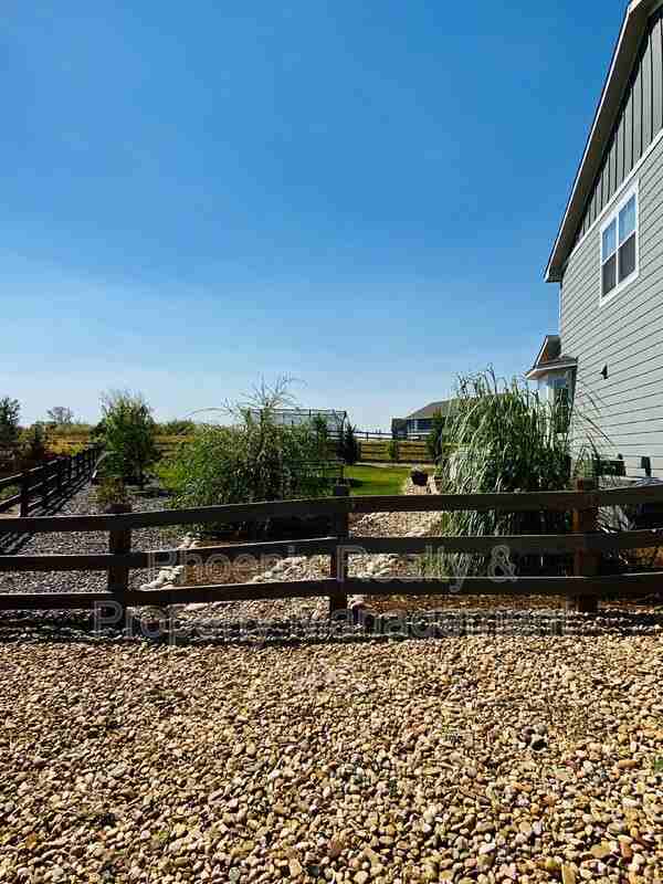 963 Laramie Ln - Photo 5 of 29