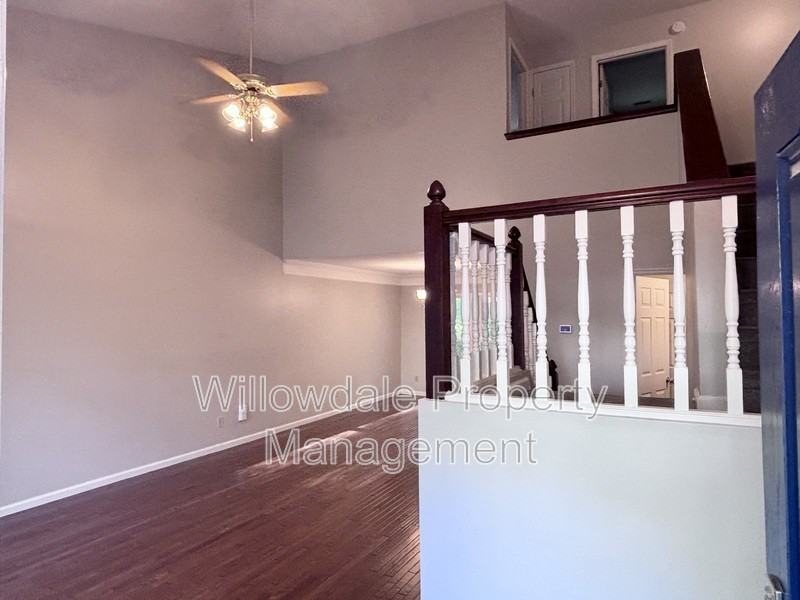 211 Gettysburg Dr - Photo 3 of 37