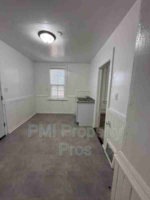 3138 N 11th St - Photo 2 of 6
