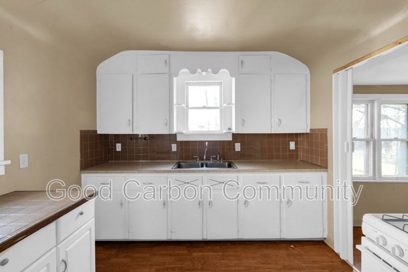 189 West Ave #1 - Photo 3 of 15