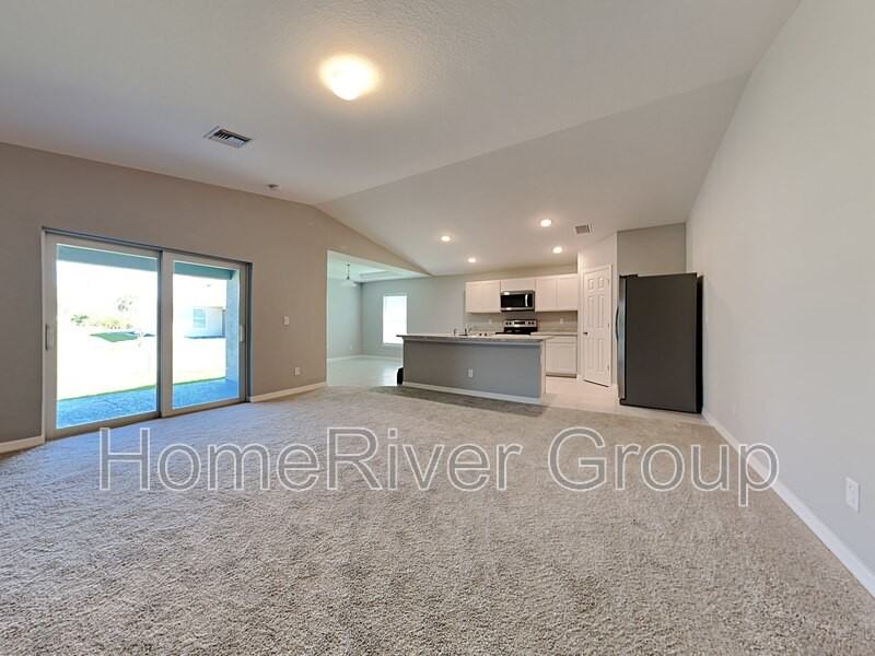 3713 Ne 13th Ave - Photo 2 of 27