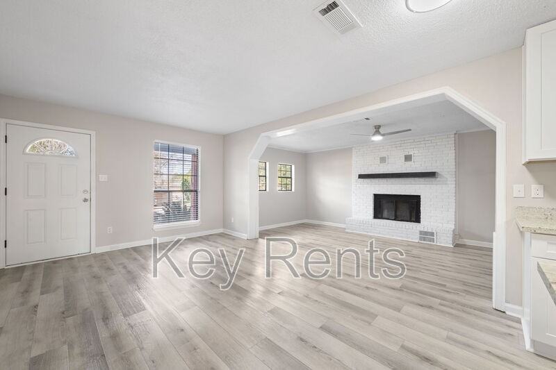 6406 Fairview Dr - Photo 2 of 16