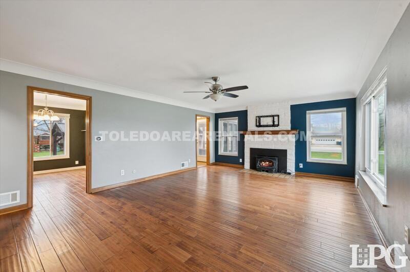 391 Perry Dr - Photo 5 of 44