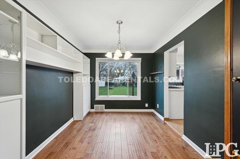391 Perry Dr - Photo 7 of 44
