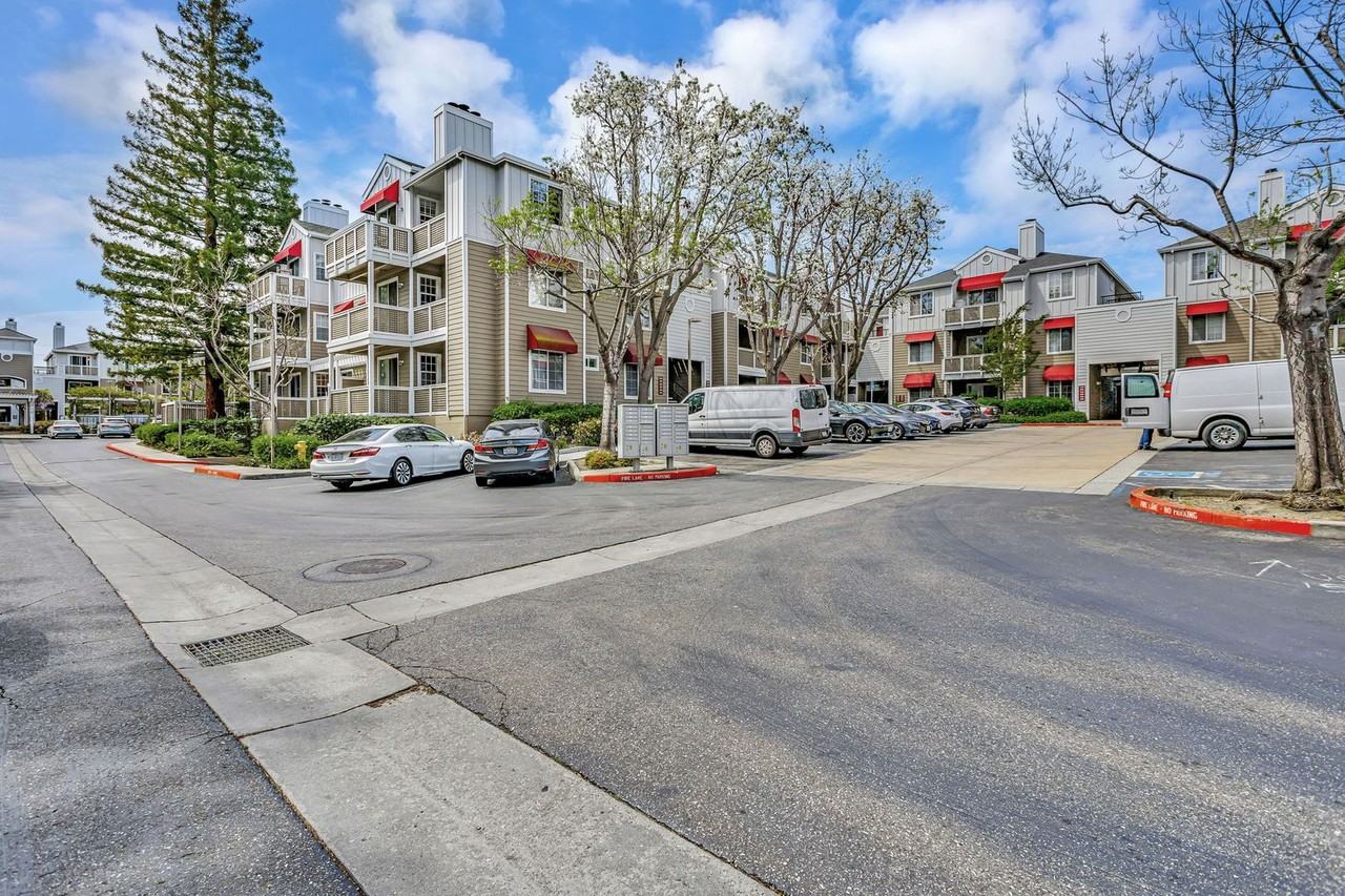 250 Santa Fe Ter #111