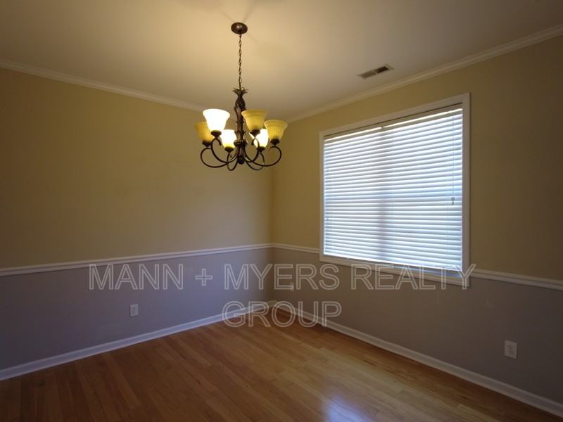 11 Claymore Ct - Photo 3 of 46