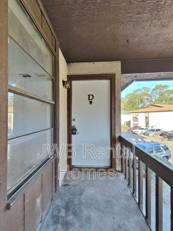 478 Bentwood Ln - Photo 2 of 8