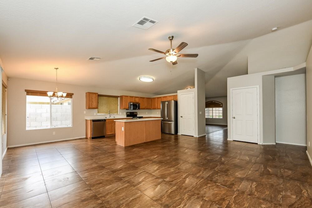 4045 S Kirby Ct - Photo 3 of 19