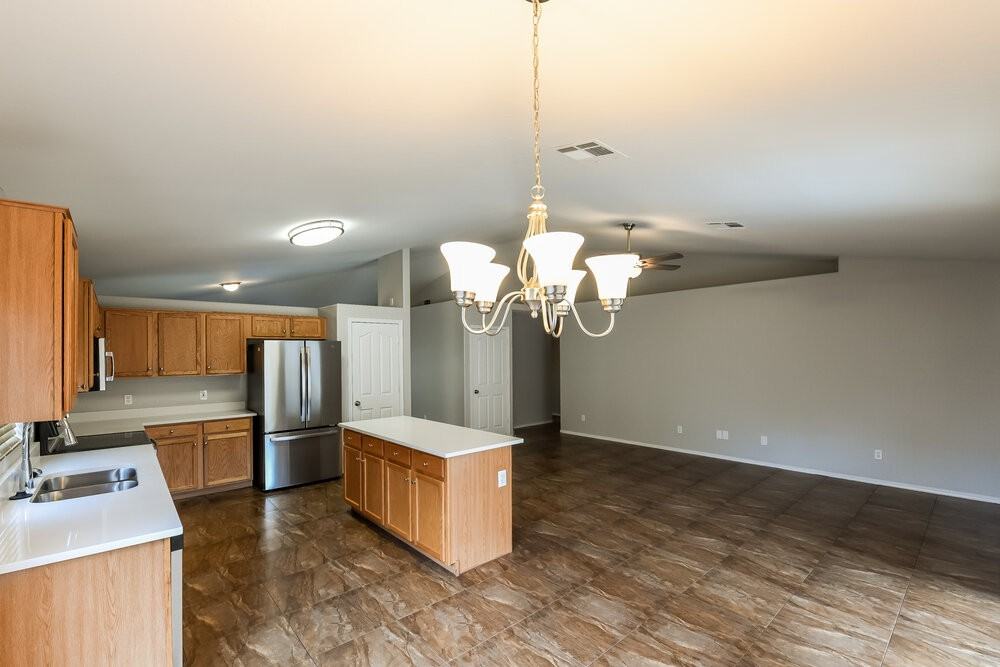 4045 S Kirby Ct - Photo 4 of 19