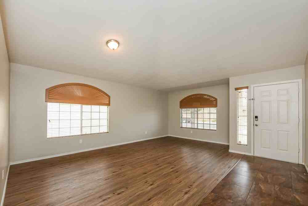 4045 S Kirby Ct - Photo 6 of 19