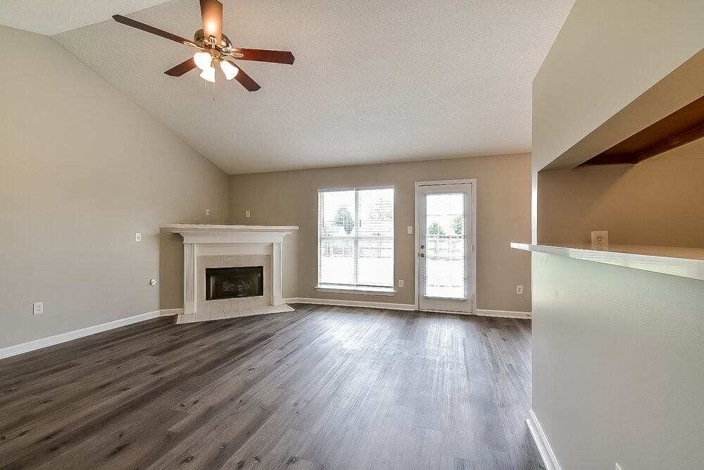 1801 Cherry Creek Dr - Photo 4 of 19