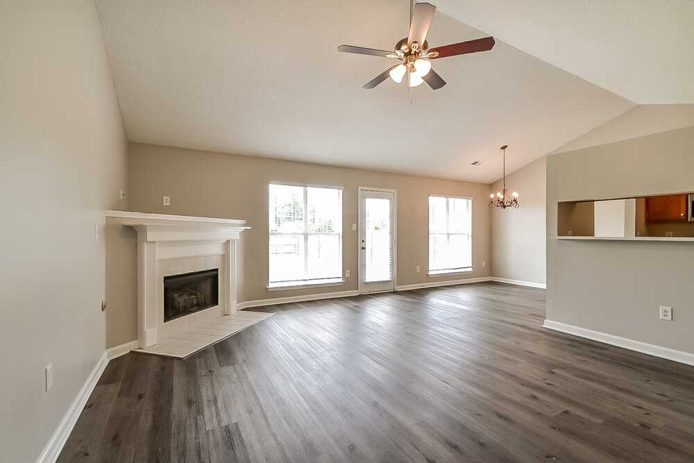 1801 Cherry Creek Dr - Photo 5 of 19