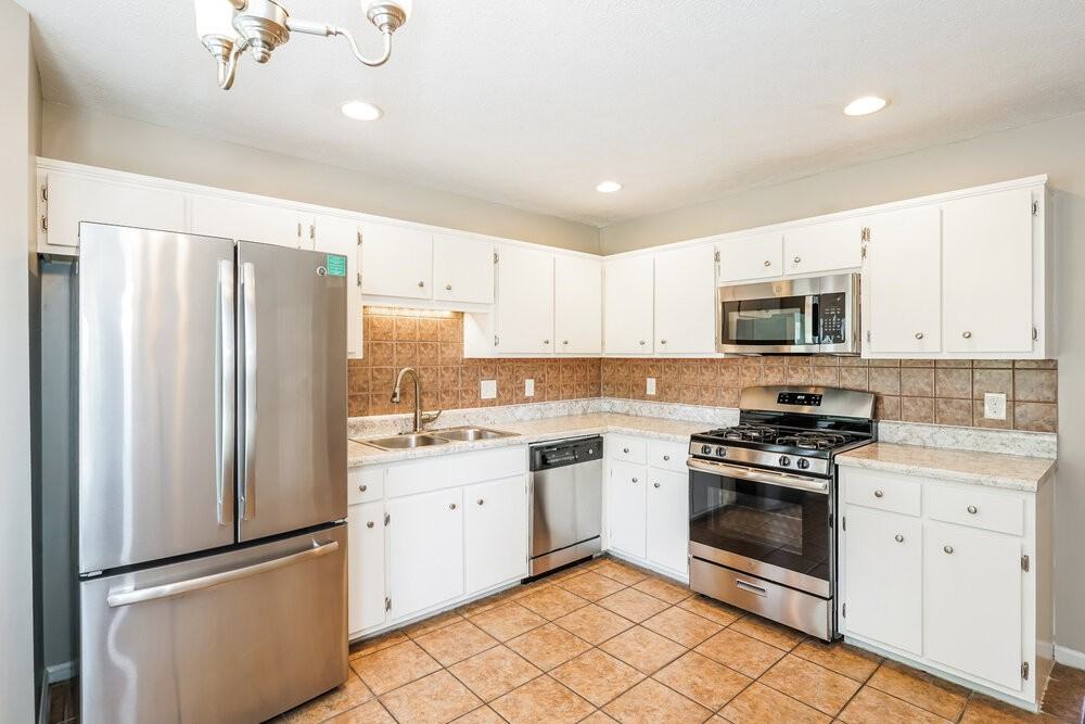 300 Scotts Creek Pl - Photo 7 of 17