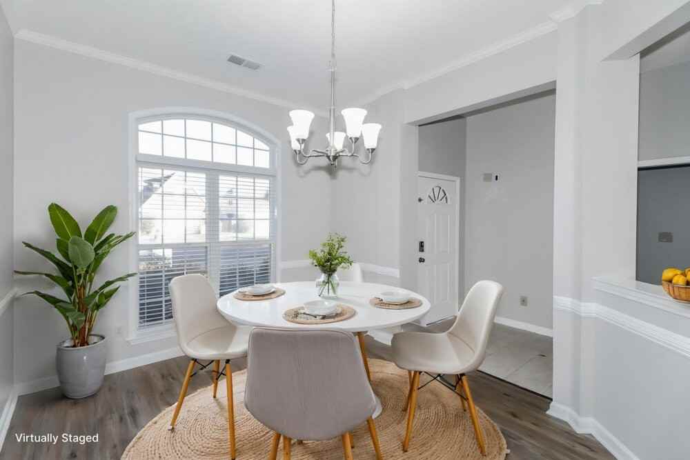 1655 Torrington Dr - Photo 7 of 19