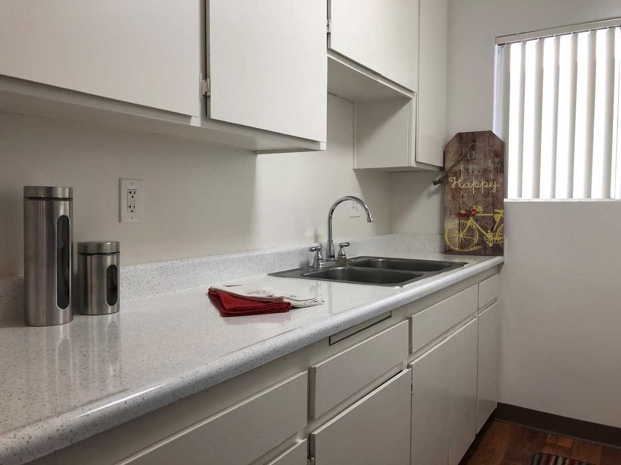 La Palma Apartments - Photo 5 of 37