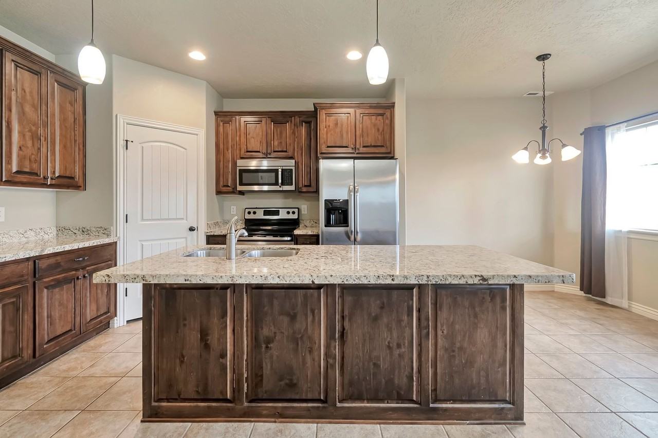 1801 W 850 S - Photo 5 of 25