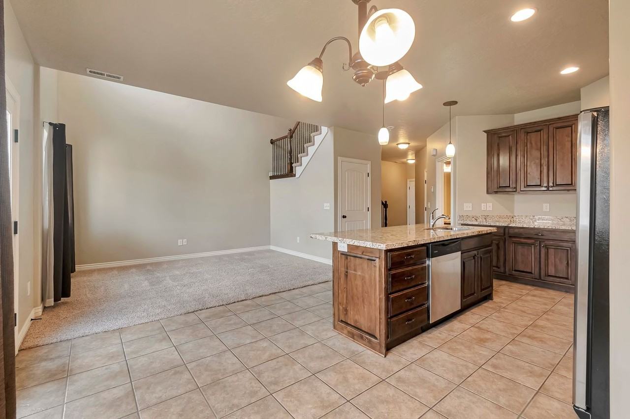 1801 W 850 S - Photo 7 of 25