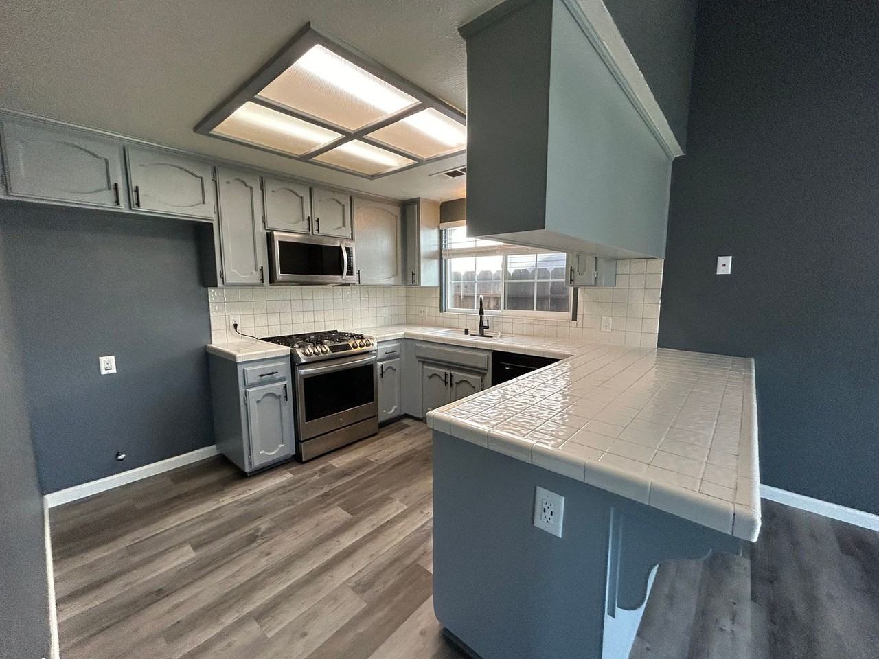 3086 Beverly Ct - Photo 5 of 25