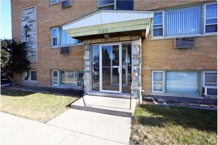 33rd Ave Apartments - Photo 1 of 1