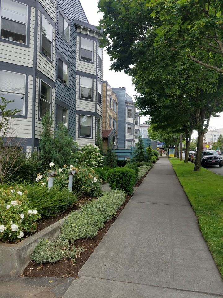 Watermarke Apts. - Photo 5 of 33