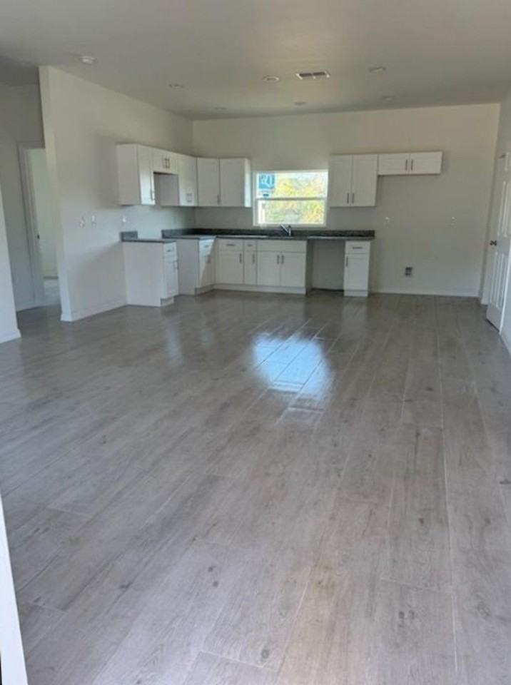 608 Kleinart Dr - Photo 2 of 12