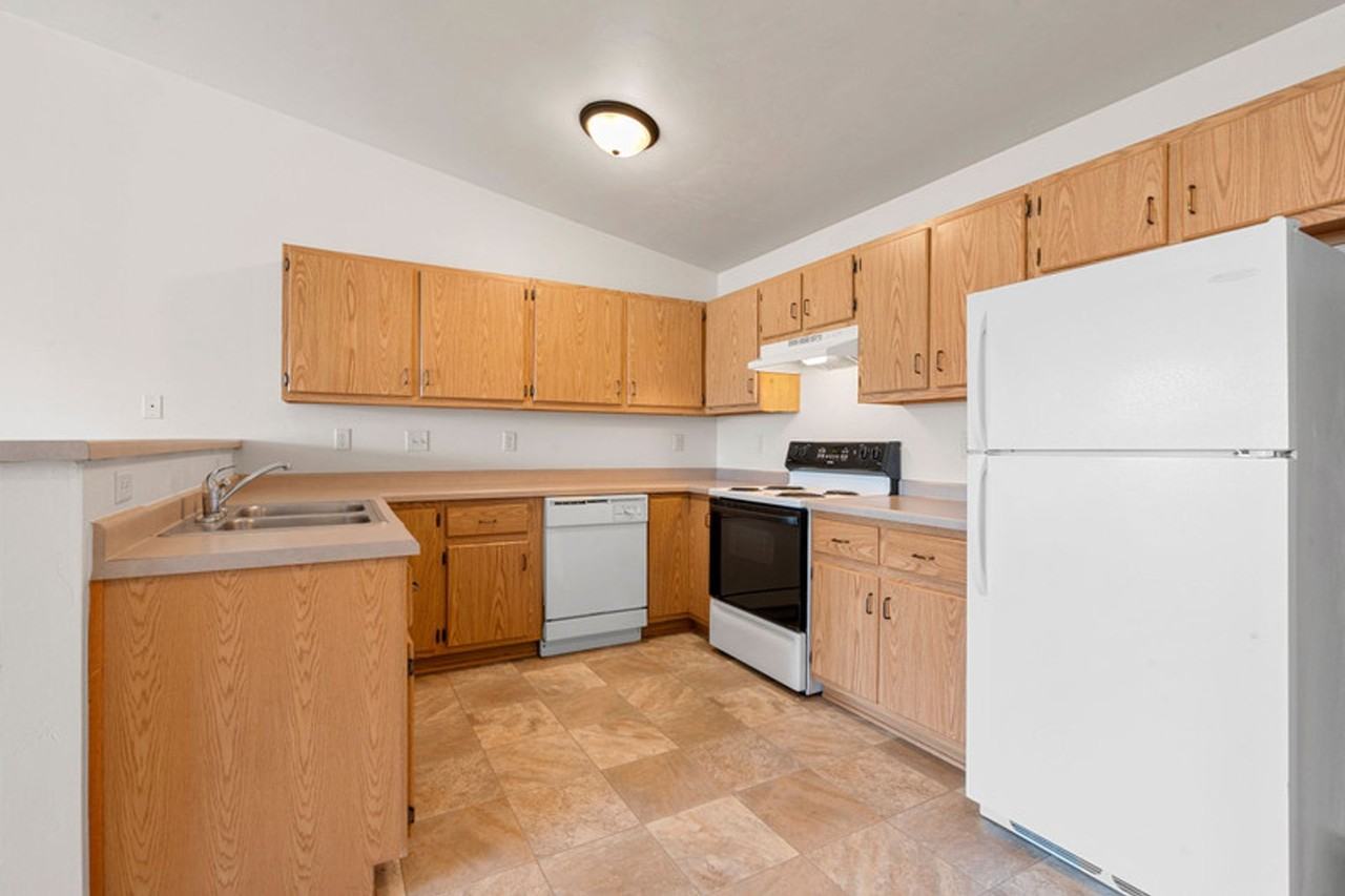 2770 Kadlec Drive - Photo 5 of 50